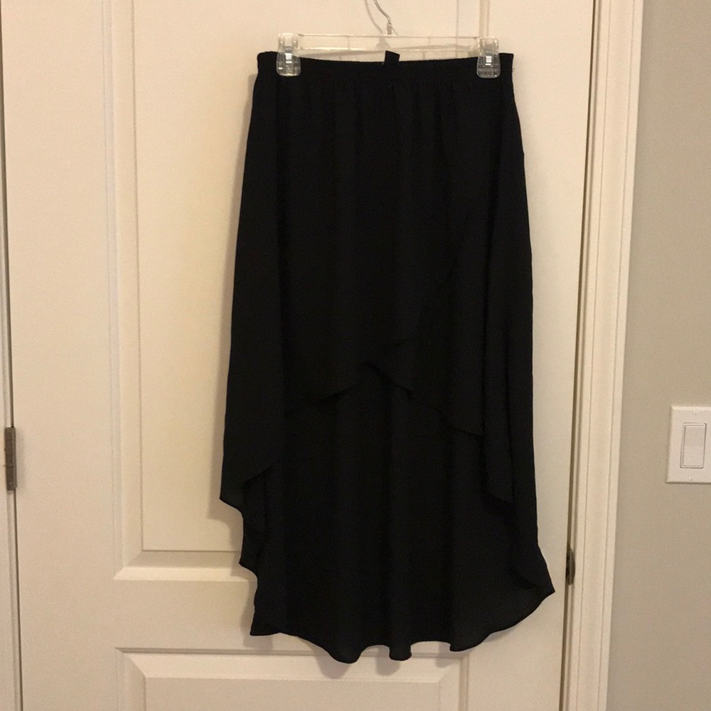 Forever 21 size M black hi-lo skirt